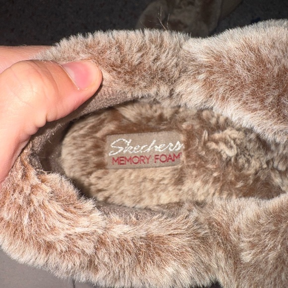 🍋Sketchers Fur Shoes - Picture 3 of 3